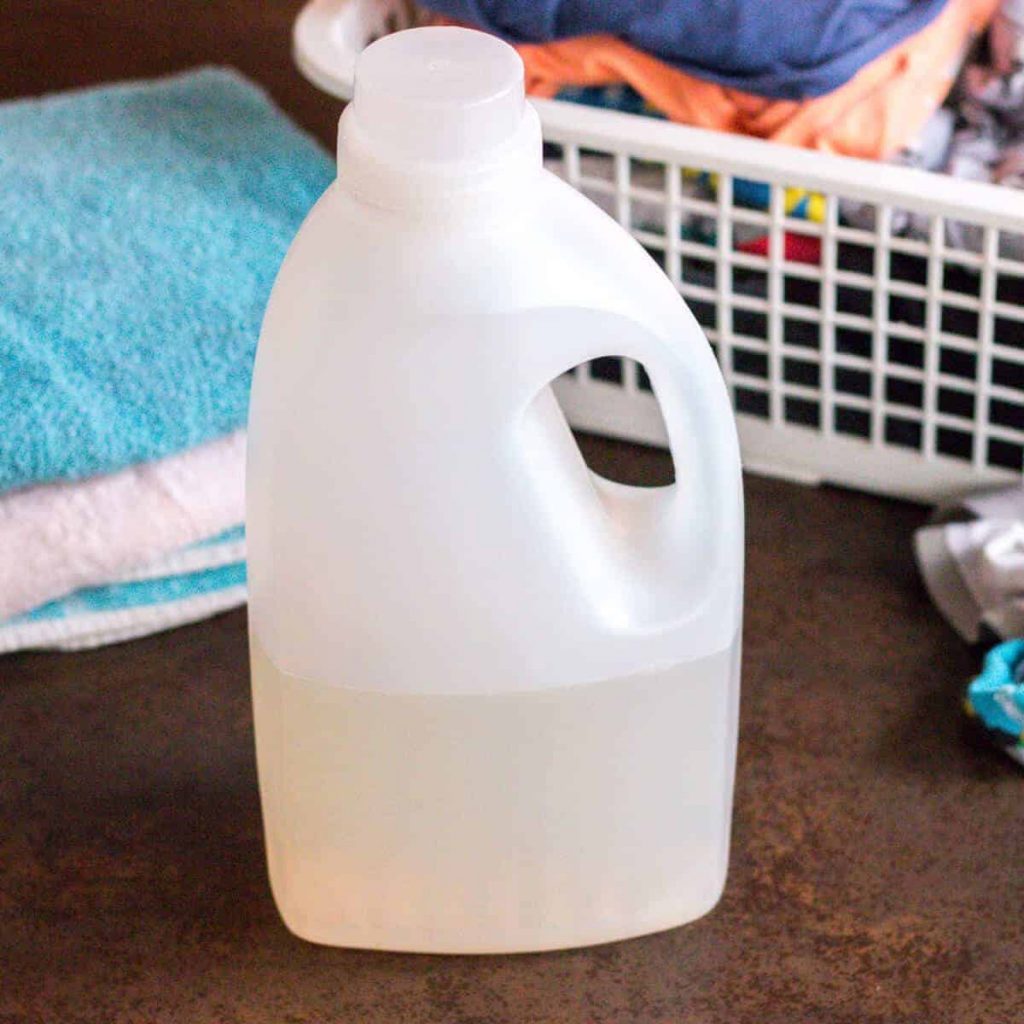 <strong>What are the benefits of liquid laundry detergent?</strong>
